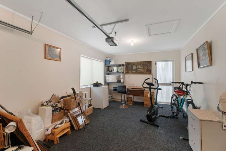 Photo of property in 75 Lakeside Drive, Orewa, 0931