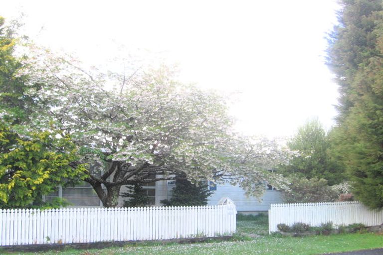 Photo of property in 4 Pharoah Place, Pomare, Rotorua, 3015