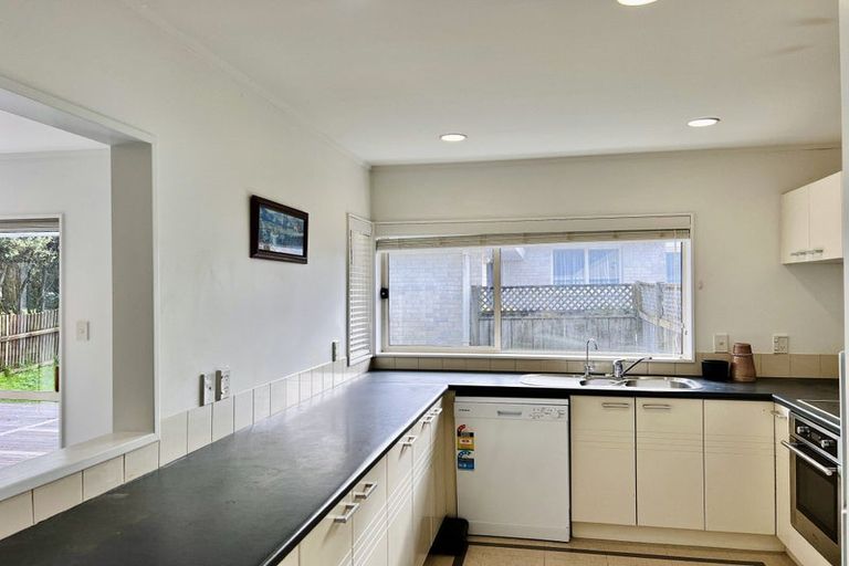 Photo of property in 2/19 Driscoll Place, Farm Cove, Auckland, 2010