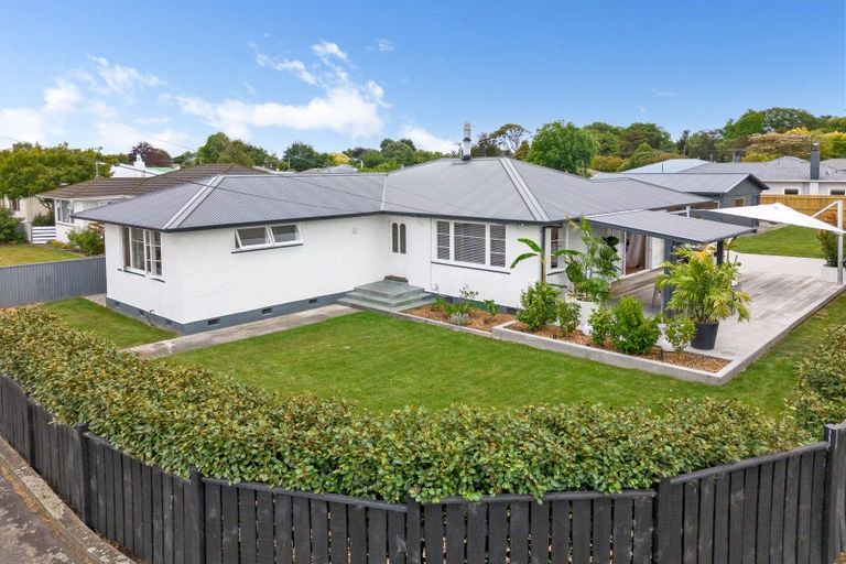 Photo of property in 25 Cambridge Terrace, Masterton, 5810