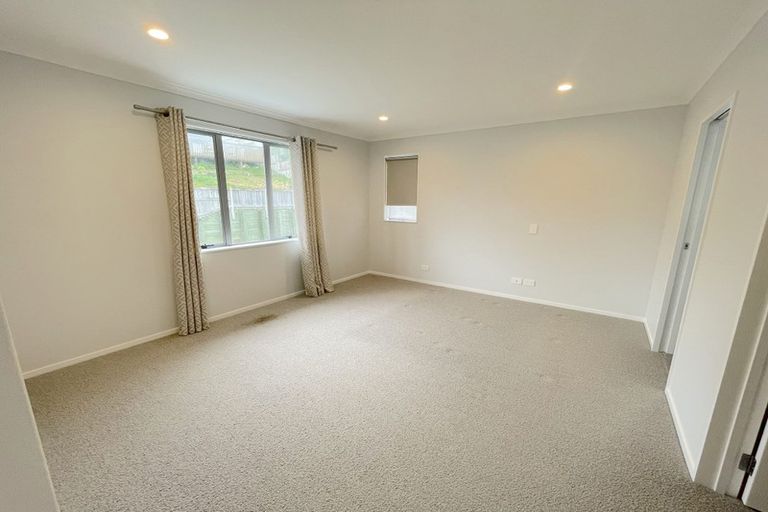 Photo of property in 74 Mackay Drive, Greenhithe, Auckland, 0632