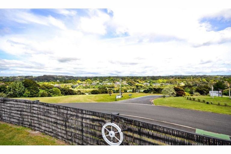 Photo of property in 33 Rarere Terrace, Kerikeri, 0230