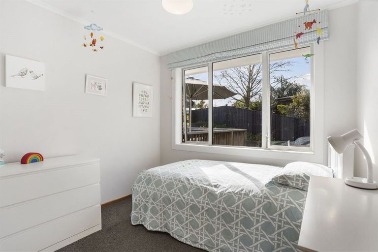 Photo of property in 41 Woodstock Road, Forrest Hill, Auckland, 0620