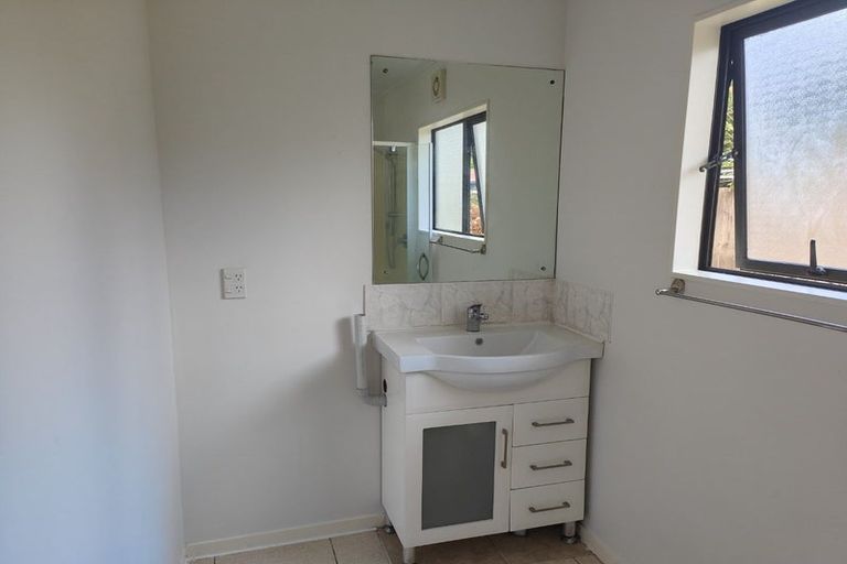 Photo of property in 99 Universal Drive, Henderson, Auckland, 0610