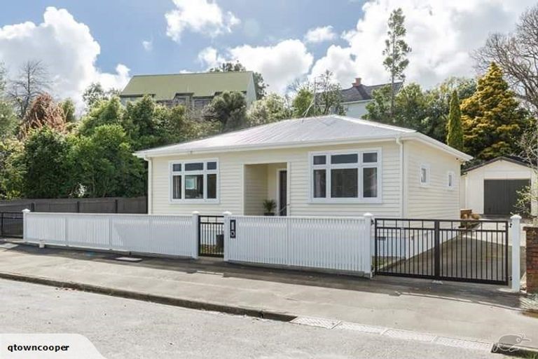 Photo of property in 42 Alfred Street, Roslyn, Palmerston North, 4414