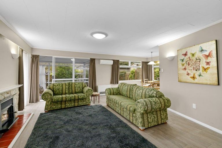 Photo of property in 5 Norana Road, Maoribank, Upper Hutt, 5018