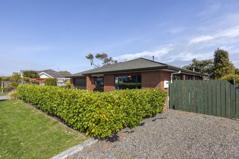 Photo of property in 5 Kotuku Drive, Paraparaumu Beach, Paraparaumu, 5032