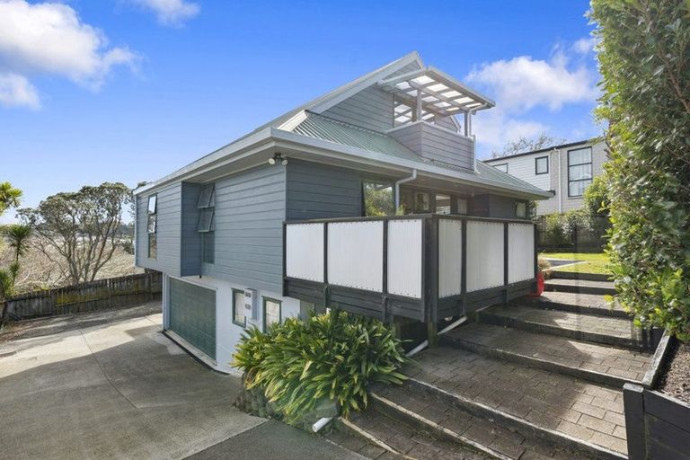 Photo of property in 906a East Coast Road, Northcross, Auckland, 0630