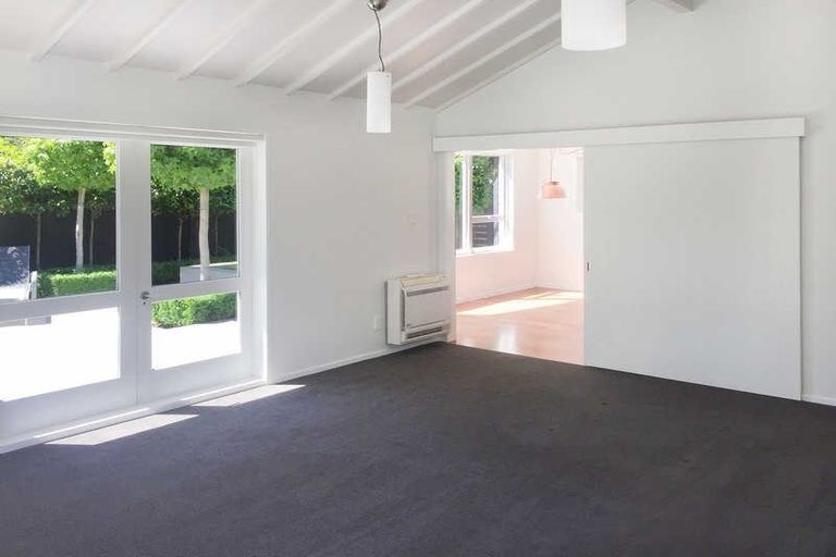 Photo of property in 2/61 Glandovey Road, Fendalton, Christchurch, 8052