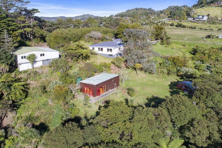 Photo of property in 305 Forest Hill Road, Waiatarua, Auckland, 0612