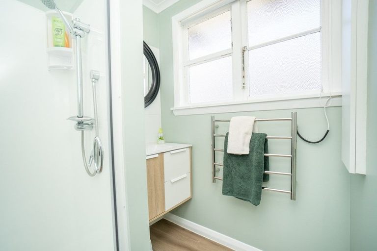 Photo of property in 24 Seddon Street, Takaro, Palmerston North, 4412