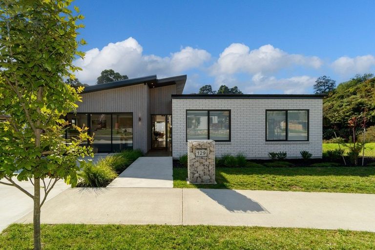 Photo of property in 129 Adler Drive, Ohauiti, Tauranga, 3112