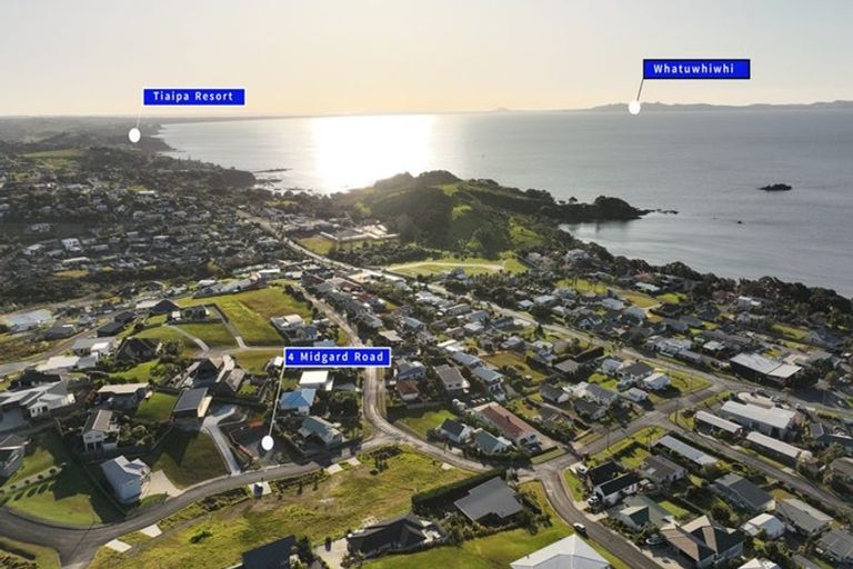 Photo of property in 4 Midgard Road, Coopers Beach, 0420