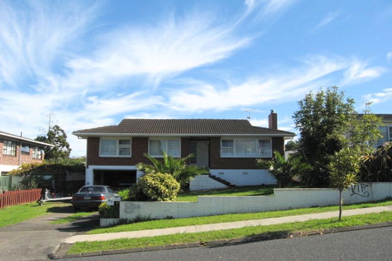 Photo of property in 42 La Trobe Street, Pakuranga Heights, Auckland, 2010