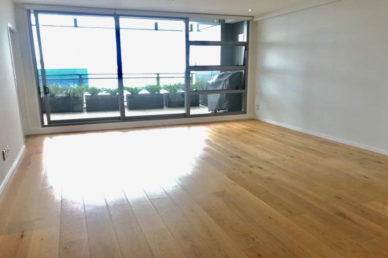 Photo of property in 2/16 Huron Street, Takapuna, Auckland, 0622