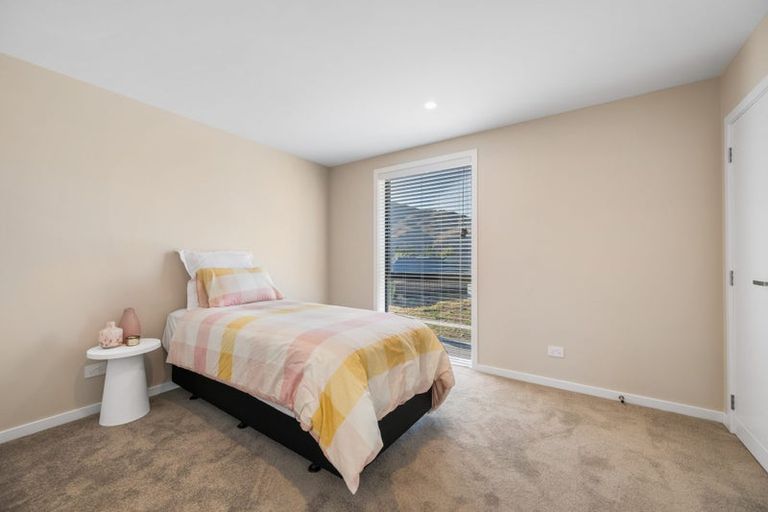 Photo of property in 16 Woods Crescent, Cromwell, 9310