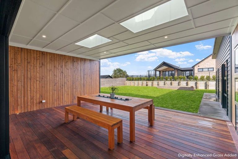 Photo of property in 6 Trevor Mcmiken Drive, Patumahoe, 2679