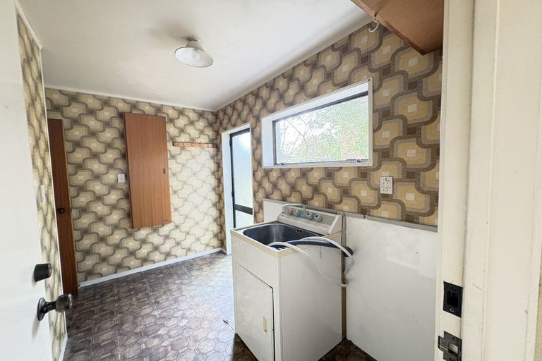 Photo of property in 2/90 Royal View Road, Te Atatu South, Auckland, 0610
