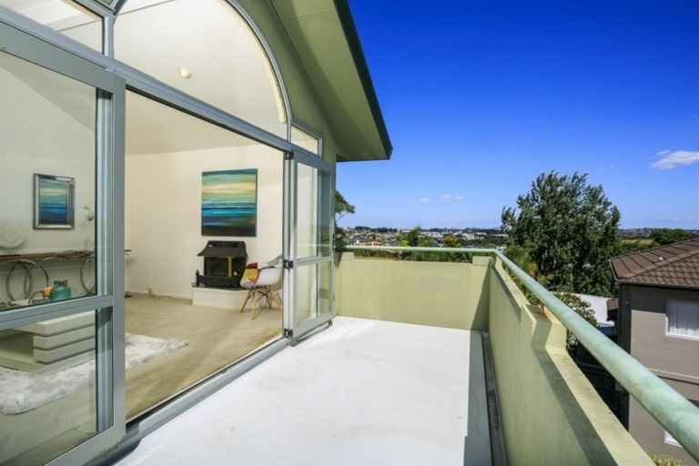 Photo of property in 26 Taroka Close, Pinehill, Auckland, 0632