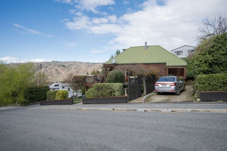 Photo of property in 1 Craig Place, Bridge Hill, Alexandra, 9320