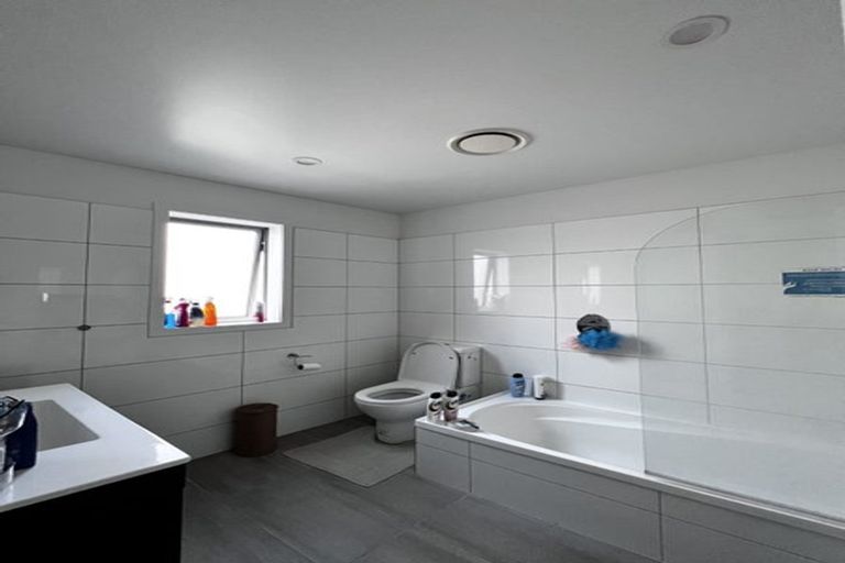 Photo of property in 4/87 Victoria Street, Alicetown, Lower Hutt, 5010