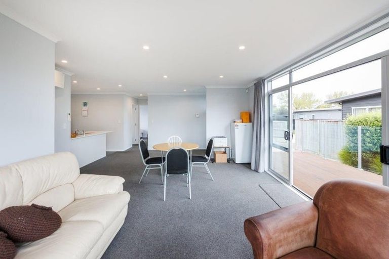 Photo of property in 58 Exeter Crescent, Takaro, Palmerston North, 4412