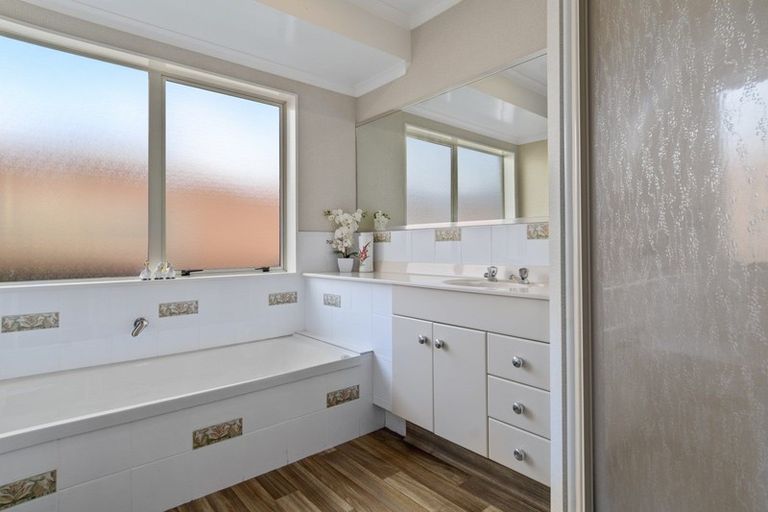 Photo of property in 1 Ranfurly Terrace, Pyes Pa, Tauranga, 3112