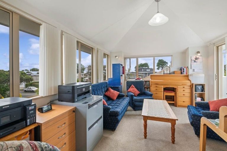 Photo of property in 13a Marellen Drive, Red Beach, 0932