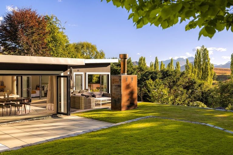 Photo of property in 17 Mooney Road, Speargrass Flat, Queenstown, 9371