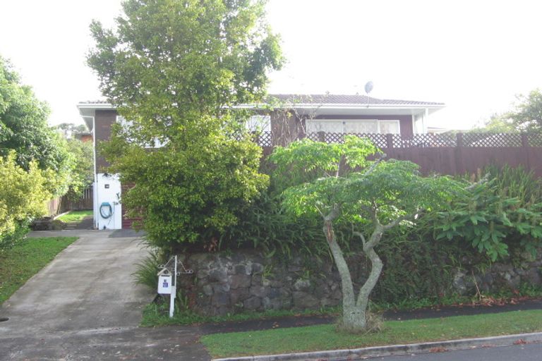 Photo of property in 9 Barlow Place, Chatswood, Auckland, 0626