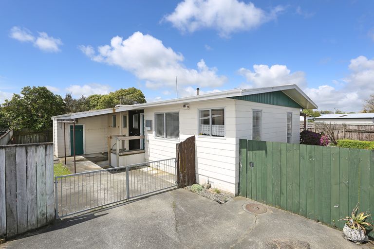 Photo of property in 5a Flygers Line, Milson, Palmerston North, 4414
