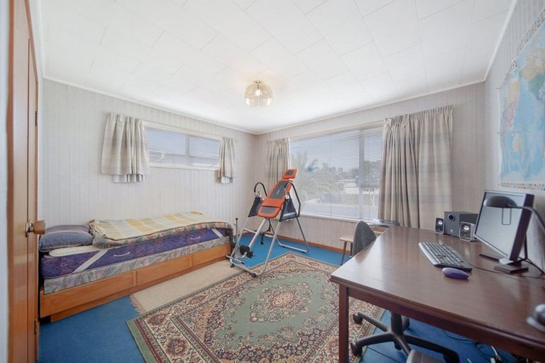 Photo of property in 70 Walworth Avenue, Pakuranga Heights, Auckland, 2010