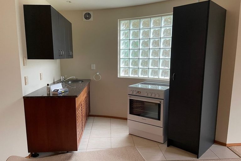 Photo of property in 1/3 Portal Place, Murrays Bay, Auckland, 0630