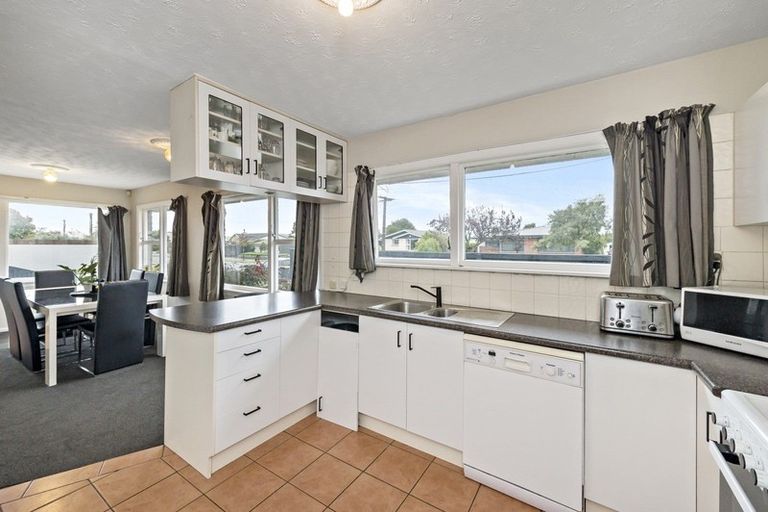 Photo of property in 83 Cotswold Avenue, Bishopdale, Christchurch, 8053
