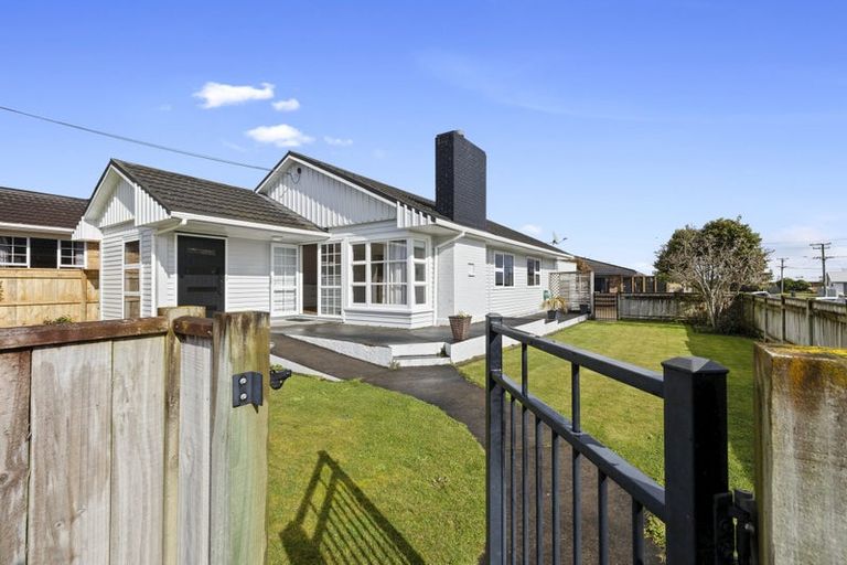 Photo of property in 260 Mangorei Road, Merrilands, New Plymouth, 4312