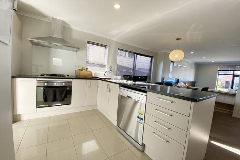 Photo of property in 4 Hirimate Place, Flat Bush, Auckland, 2019