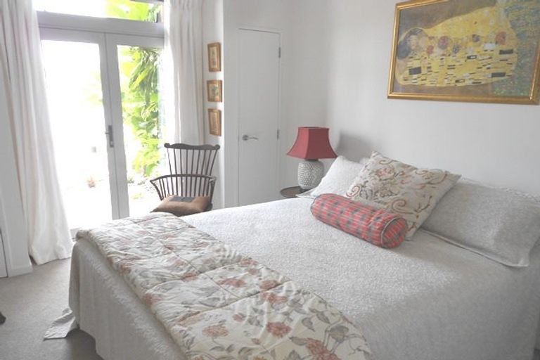 Photo of property in Marrakech Cafe, 14/305 Evans Bay Parade, Hataitai, Wellington, 6021