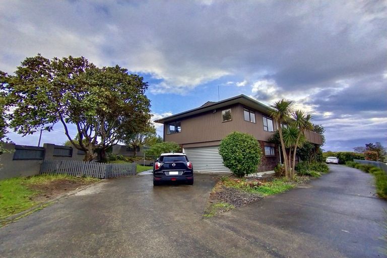 Photo of property in 1/20 Castor Bay Road, Castor Bay, Auckland, 0620