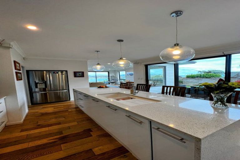 Photo of property in 8 The Track, Plimmerton, Porirua, 5026