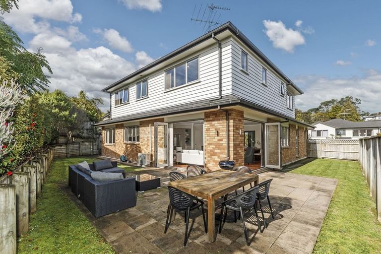 Photo of property in 12 Bur Oak Terrace, Schnapper Rock, Auckland, 0632