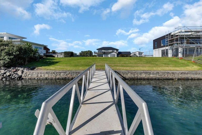 Photo of property in 23 Fred Carr Place, One Tree Point, 0118