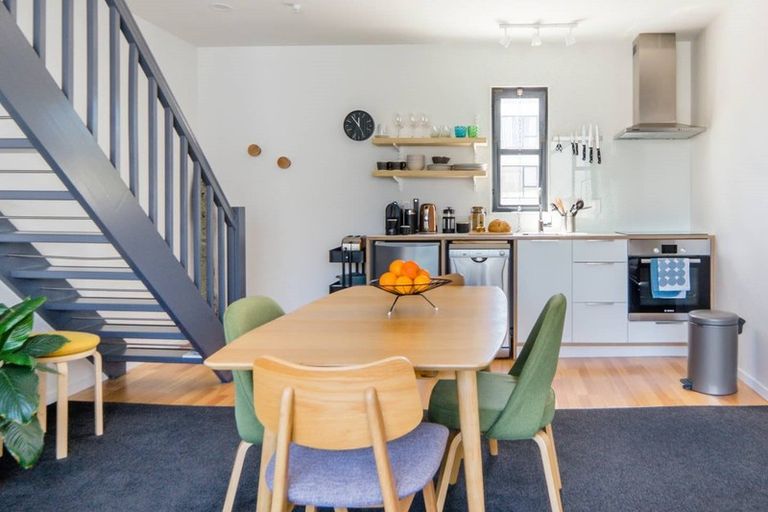 Photo of property in 35 Garreg Road, Fendalton, Christchurch, 8052