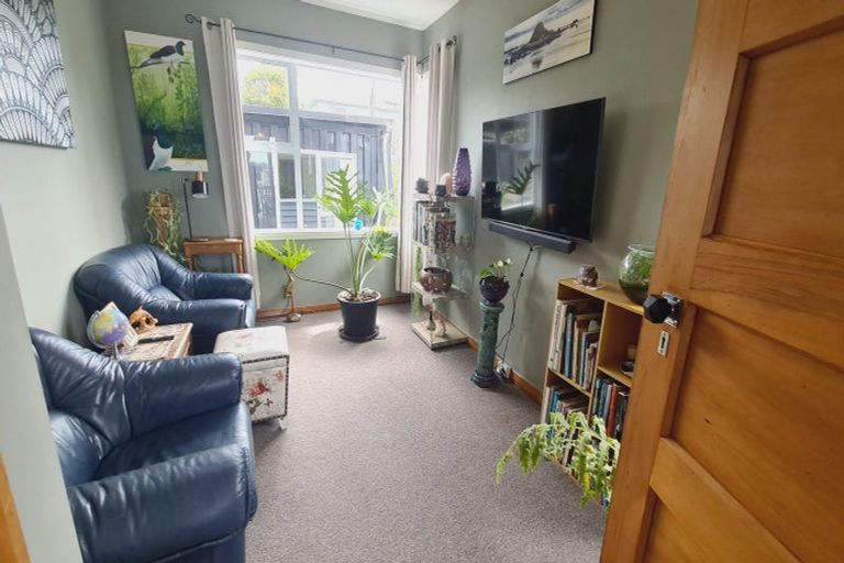 Photo of property in 23 Osborne Street, Riverton/aparima, Riverton, 9822