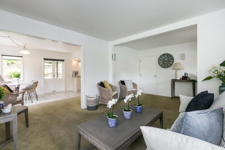 Photo of property in 11 Shortland Place, Havelock North, 4130