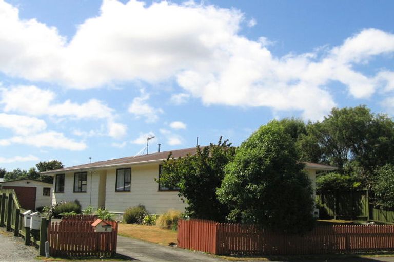 Photo of property in 8 Denver Grove, Totara Park, Upper Hutt, 5018
