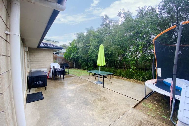 Photo of property in 5 Chloe Place, Massey, Auckland, 0614