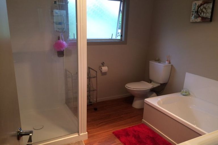 Photo of property in 18 Lincoln Road, Carterton, 5713