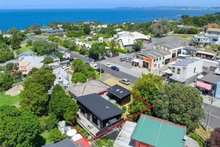 Photo of property in 21 Cumberland Street, Leigh, 0985