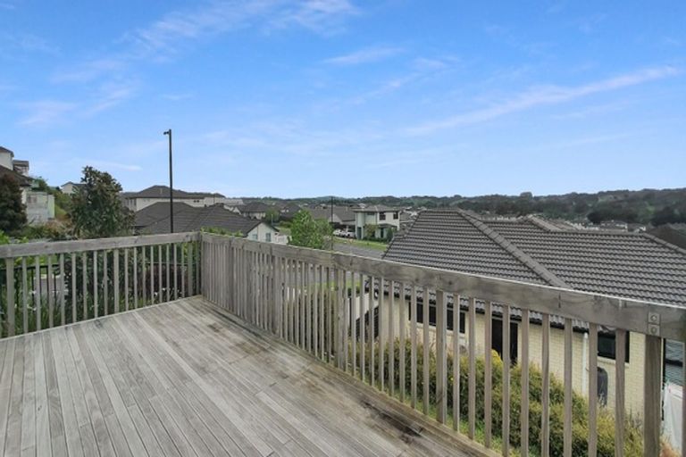 Photo of property in 22 Skipjack Pass, Silverdale, 0932