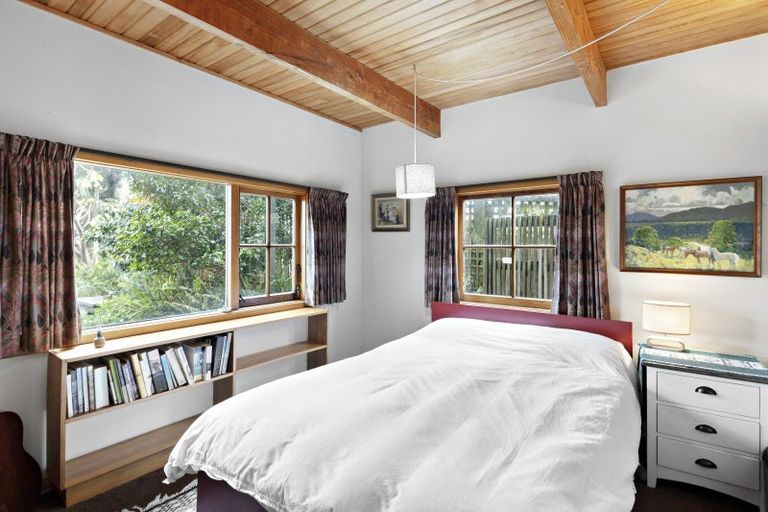 Photo of property in 157 Marine Parade, Eastbourne, Lower Hutt, 5013